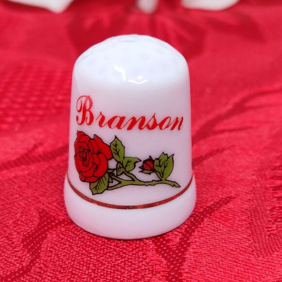 Branson Missouri Thimble Collectible Souvenir Ceramic Red Rose - Picture 1 of 4
